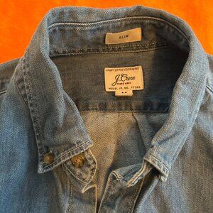Men's J. Crew denim button down SLIM size MEDIUM - LIKE NEW
